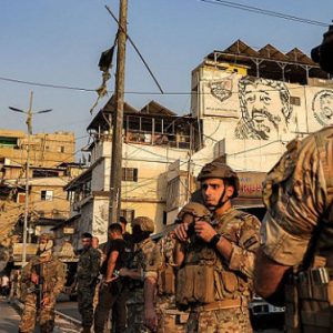 لبنان: تسليم الدفعة الثانية من سلاح المخيمات الفلسطينية إلى الجيش