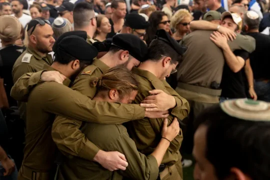 العثور على جثمان ضابط إسرائيلي انتحر بعد القتال في غزة