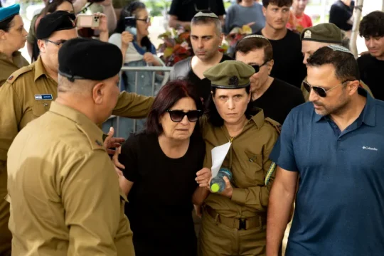 انتحار شرطي إسرائيلي واجه مقاتلي حماس في سديروت