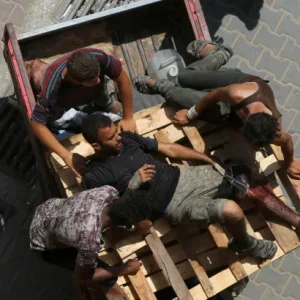 17 شهيدا بنيران الاحتلال في غزة منذ فجر اليوم