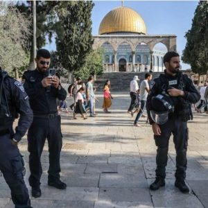 مستوطنون يقتحمون الأقصى ويؤدون طقوسًا تلمودية