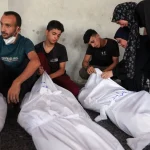 سلسلة مجازر بمدينة غزة و8 شهداء بالتجويع بيوم واحد