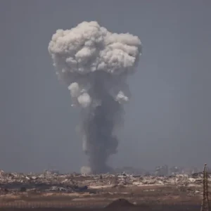 4 وفيات بالتجويع وشهداء من النازحين وطالبي المساعدات بغزة