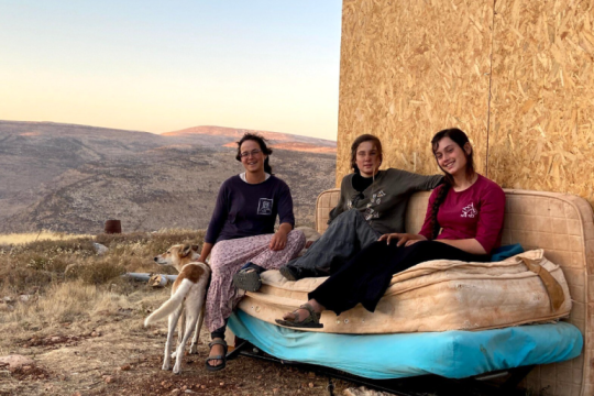 "فتيات التلال".. مجموعة إسرائيلية نسائية تروج للاستيطان "الناعم" في الضفة