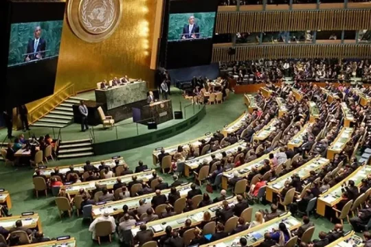 الجمعية العامة للأمم المتحدة تؤيد بأغلبية ساحقة إعلان حل الدولتين