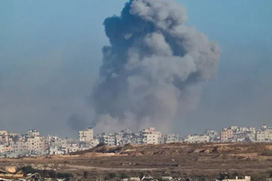 غارات عنيفة وأحزمة نارية في تل الهوا وحديث إسرائيلي عن نزوح 480 ألفا من غزة