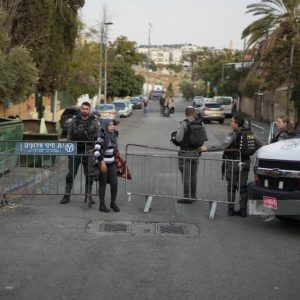 الاحتلال يعتقل عددًا من المواطنين من بدو بالقدس المحتلة