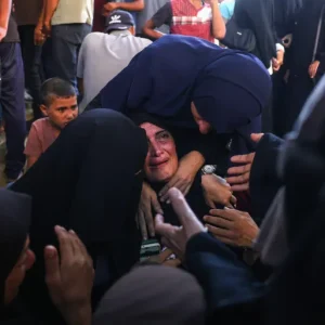68 شهيدا بالقصف والتجويع في غزة والاحتلال يدمر حي الشيخ رضوان