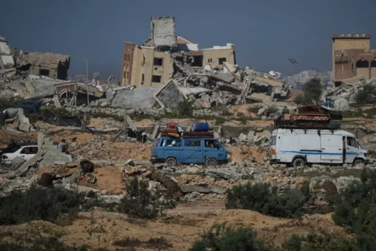 العفو الدولية: التهجير الجماعي لسكان غزة غير قانوني ولا إنساني