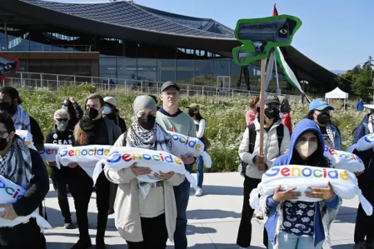 كيف تعاونت "غوغل" مع إسرائيل لإخفاء مجاعة غزة؟