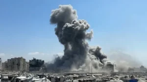 الاحتلال يفجر برج طيبة ويرتكب مجزرة بحق نازحين في غزة