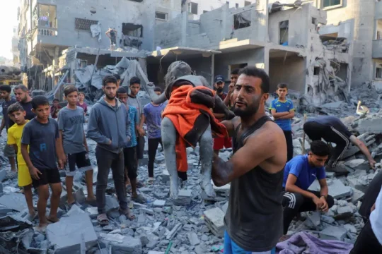 عشرات الشهداء بالقصف والتجويع في غزة وأزمة العطش تتفاقم