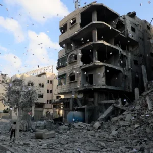 عشرات الشهداء بغزة وآليات الاحتلال تتراجع من شارع الجلاء