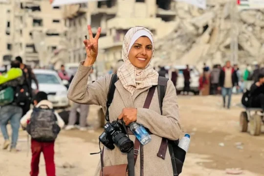 المعهد الدولي للصحافة يمنح الصحفية مريم أبو دقة جائزة "بطل حرية الصحافة"