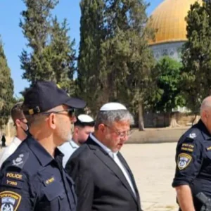 إصابة فلسطيني بالخليل وبن غفير يقود اقتحام الأقصى