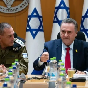 كاتس يوعز للجيش باستمرار عمليات الهدم والنسف في المنطقة الصفراء