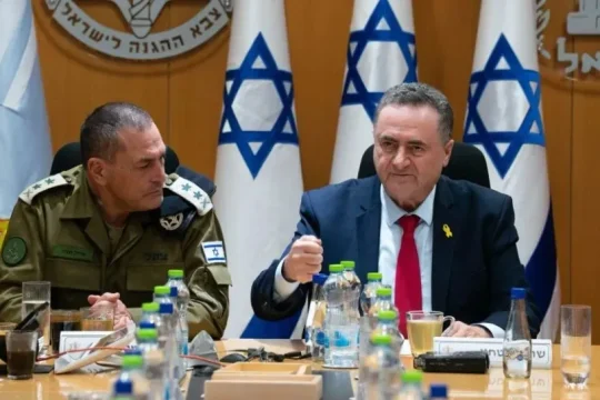 كاتس يوعز للجيش باستمرار عمليات الهدم والنسف في المنطقة الصفراء