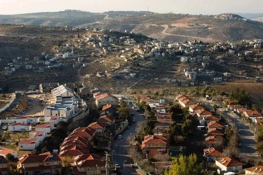 يديعوت أحرونوت: الحكومة الإسرائيلية شرعت في تنفيذ مشاريع استيطانية غير مسبوقة بالضفة