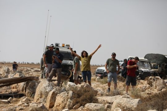 خلال 2025: أكثر من 860 هجوما عنيفا للمستوطنين على الضفة