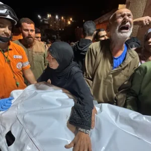 غارات إسرائيلية على غزة.. وحماس تؤكد التزامها بوقف إطلاق النار