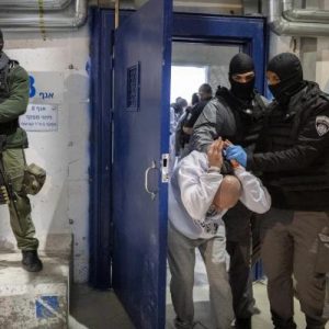 الاحتلال يحوّل السجون إلى أدوات انتقام.. مشاهد صادمة من جحيم "كتسيعوت"