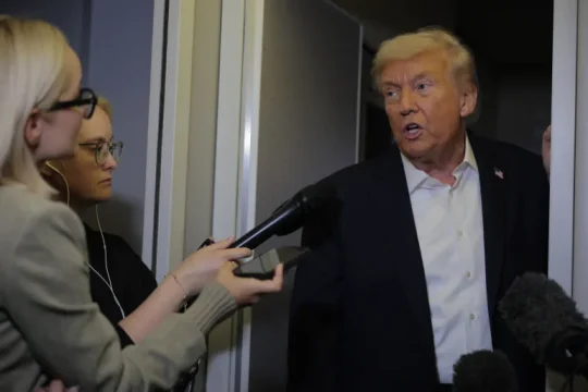 ترامب: نتحدث عن إعمار غزة لا عن حل الدولتين