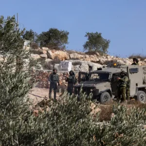 الاحتلال والمستوطنون ينفذون اعتداءات متزامنة في الضفة الغربية