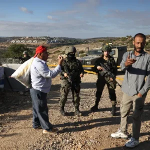 الاحتلال يعتدي على شابين في القدس ويواصل اقتحاماته بالضفة