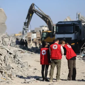 إسرائيل: حماس سلمتنا رفات أسير أعيدت جثته سابقا