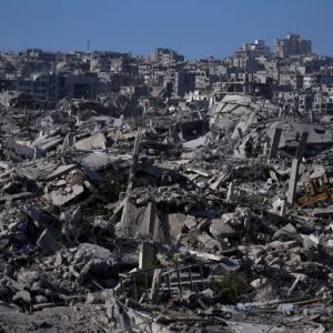 19 شهيدا وانتشال جثامين 135 آخرين في غزة خلال يوم