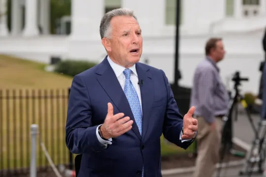 ويتكوف واثق من إعادة جميع رفات الأسرى ويتحدث عن مرحلة انتقالية بغزة