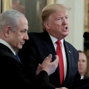 غارديان: قضيتان تهددان بنسف خطة ترامب للسلام في غزة