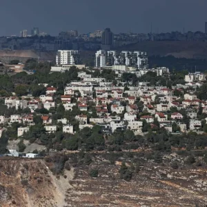 اعتداءات للمستوطنين بالضفة والاحتلال يقرر بناء 1300 وحدة استيطانية