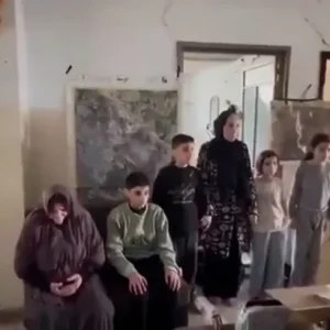 جندي إسرائيلي يفتخر باختطاف عائلة فلسطينية من غزة يثير غضبا واسعا