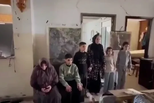 جندي إسرائيلي يفتخر باختطاف عائلة فلسطينية من غزة يثير غضبا واسعا