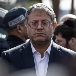 بن غفير يهدد بإعدام الأسرى الفلسطينيين داخل السجون