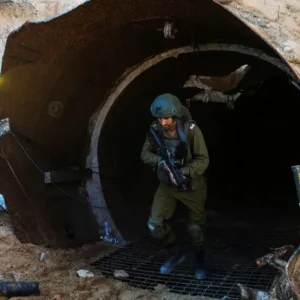 وزير الأمن الإسرائيلي: 60% من الأنفاق في غزة لم تدمر