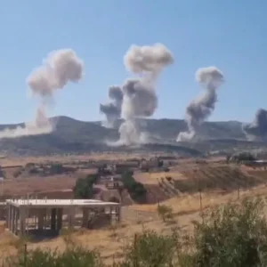 غارات على جنوب لبنان وإسرائيل تزعم استهداف موقع لإنتاج أسلحة