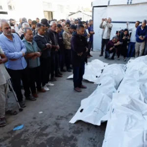 6 شهداء وإصابات في غزة والعثور على رفات أسير إسرائيلي