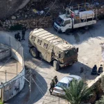 استشهاد فلسطيني بمخيم الفارعة والاحتلال يدهم منازل أسرى محررين