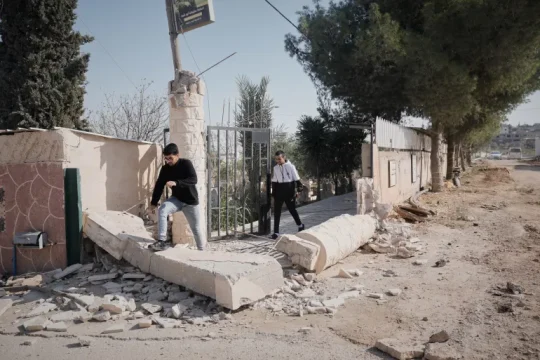 مقال بهآرتس: إسرائيل تشن حربا خاصة ضد عرب الداخل