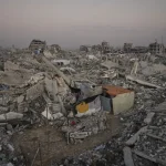 طفلان شهيدان بخان يونس والاحتلال يكثف قصفه بأنحاء غزة