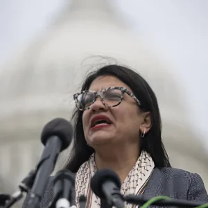 رشيدة طليب تتقدم بمشروع قرار في الكونغرس الأميركي للاعتراف بالإبادة الجماعية للفلسطينيين في غزة