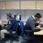 الحكومة الإسرائيلية تسعى لتمديد قانون يتيح اختراق الأجهزة الإلكترونية