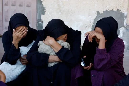 شهداء بغزة والاحتلال ينفذ عملية نسف داخل الخط الأصفر