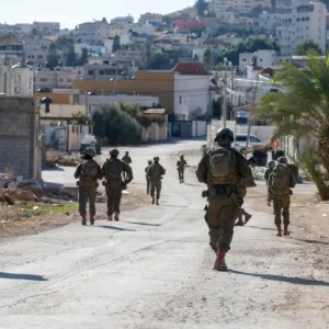 جنود الاحتلال يقتحمون طوباس خلال عملية عسكرية مستمرة منذ 3 أيام (رويترز)