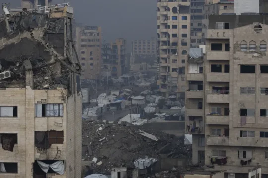 الاحتلال الإسرائيلي يواصل خروقاته بغارات وقصف على غزة