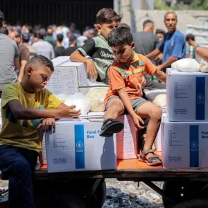 إسرائيل تسعى لإبعاد المؤسسات التي تدعم الشعب الفلسطيني (الفرنسية)