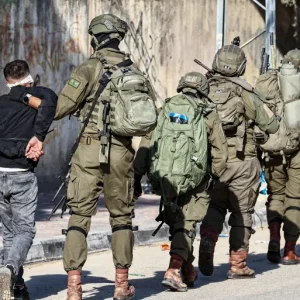 عمليات هدم بالقدس المحتلة واعتقالات واقتحامات واسعة بعدة مناطق بالضفة