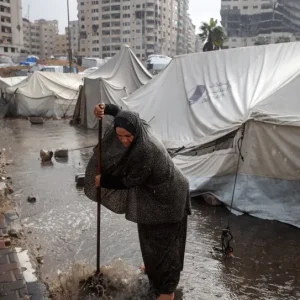 منظمة العفو: الخيام الغارقة والمباني المنهارة في غزة نتائج متوقعة للإبادة الجماعية